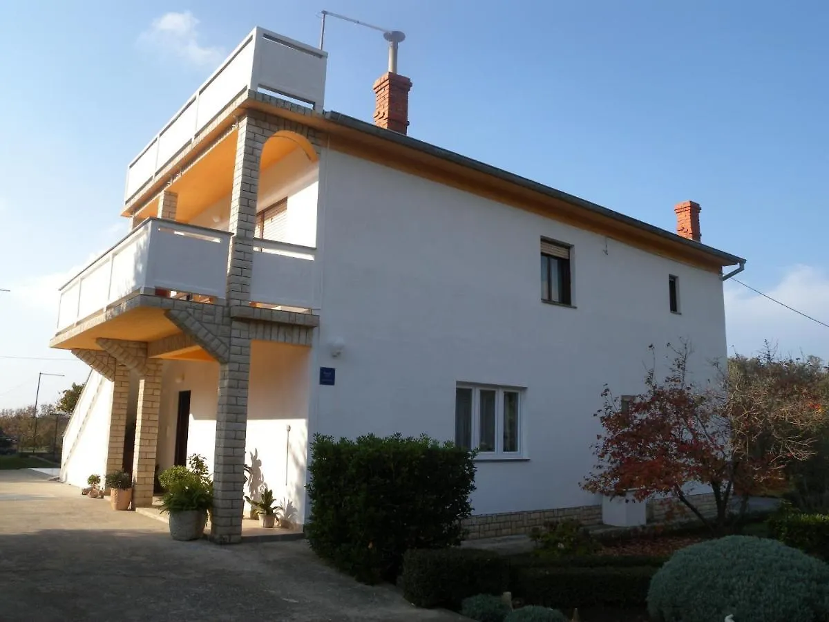Apartment Kampor 5