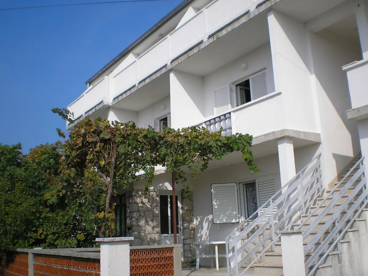 Apartment Kampor 5